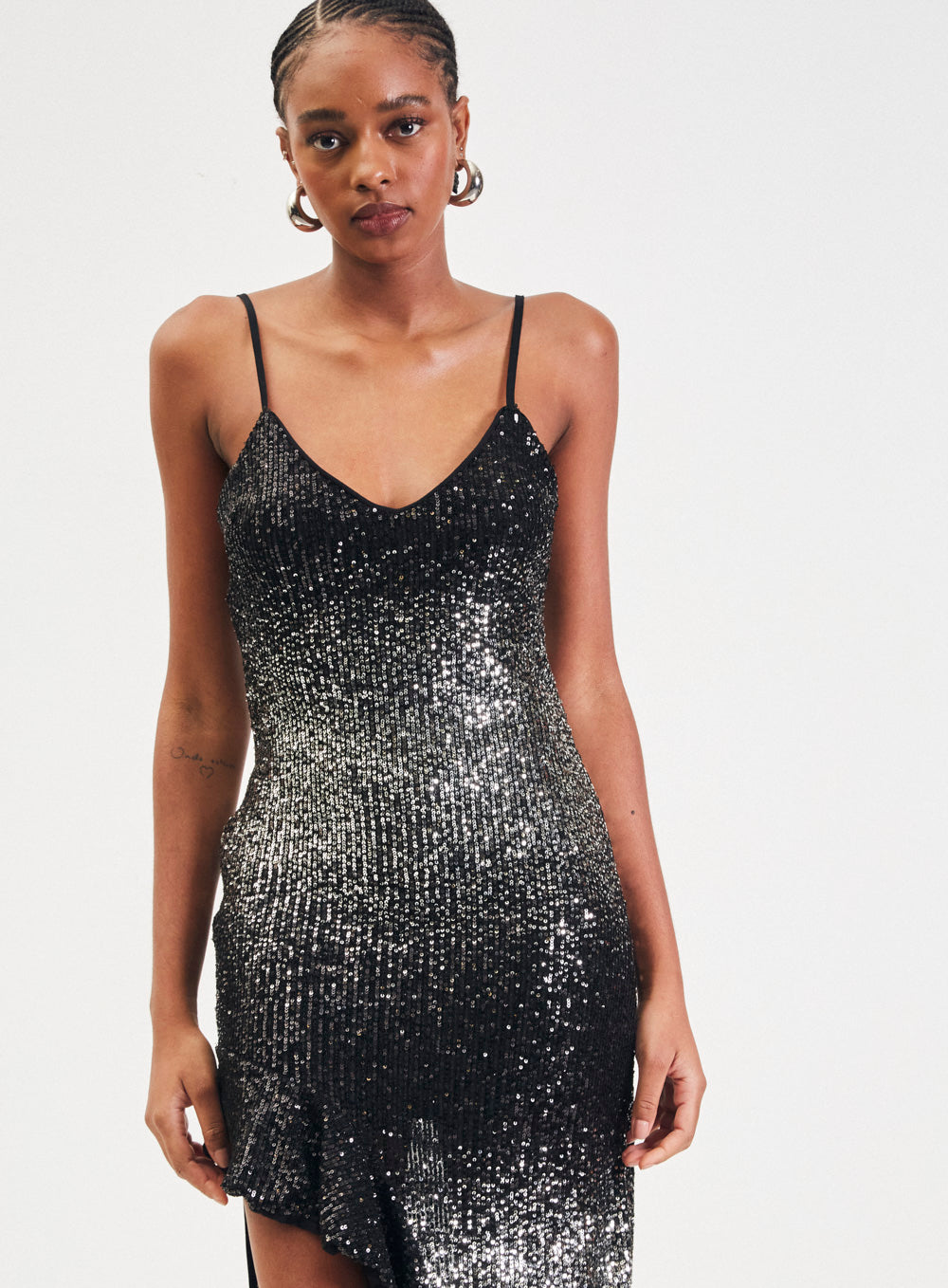 Robe à sequins avec fente